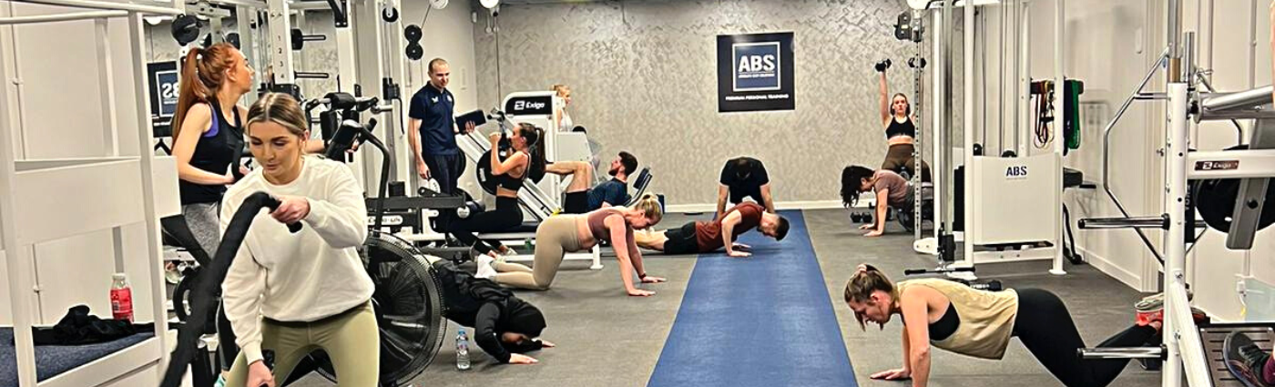 personal trainer gym in leeds doing a group session